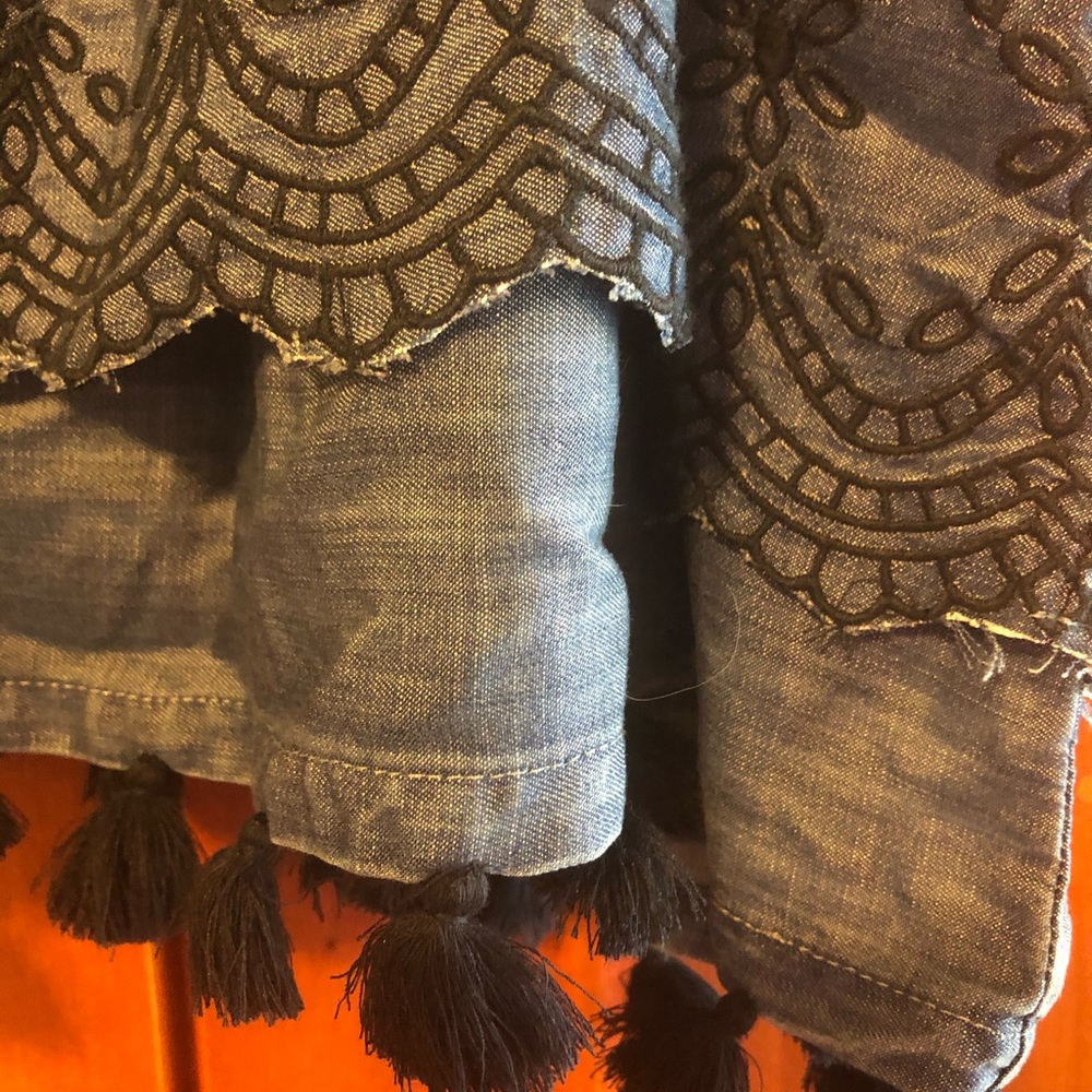 Crown and Ivy Distressed Tank With Fringe XXL NWT - Picture 2 of 6